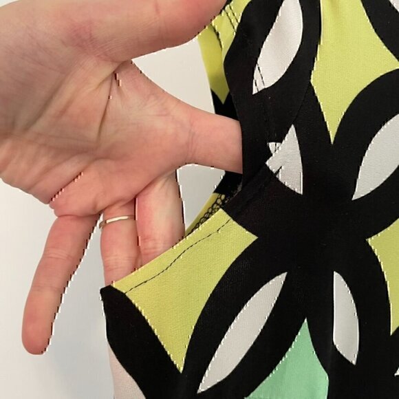 MADISON LEIGH Black White Green Geometric Print Short Cap Sleeve Sheath Dress 12 - Picture 11 of 14